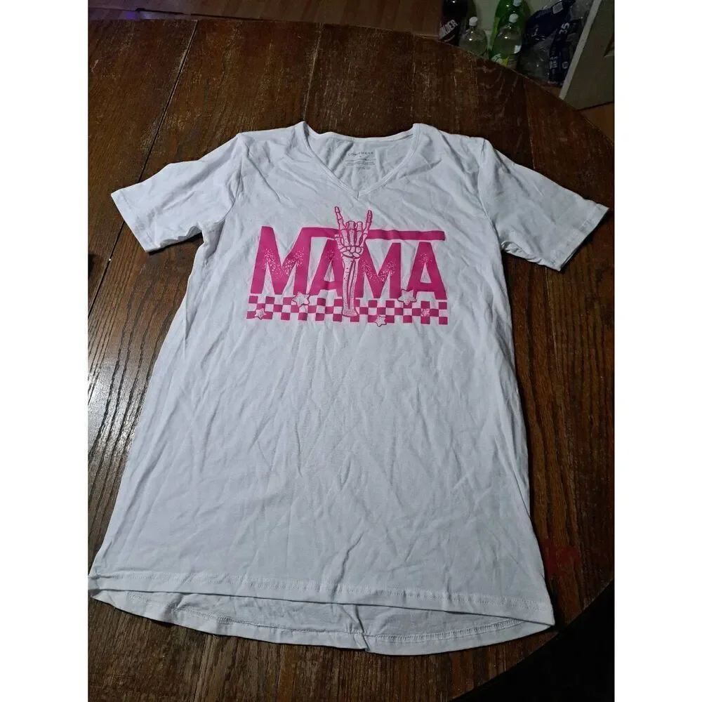 Medium Comfneat Short Sleeve VNeck Mom Love Tee Tshirt Top Shirt Pink White